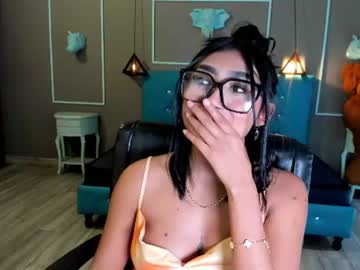 mia hoot01
