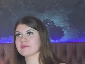 nikkibust